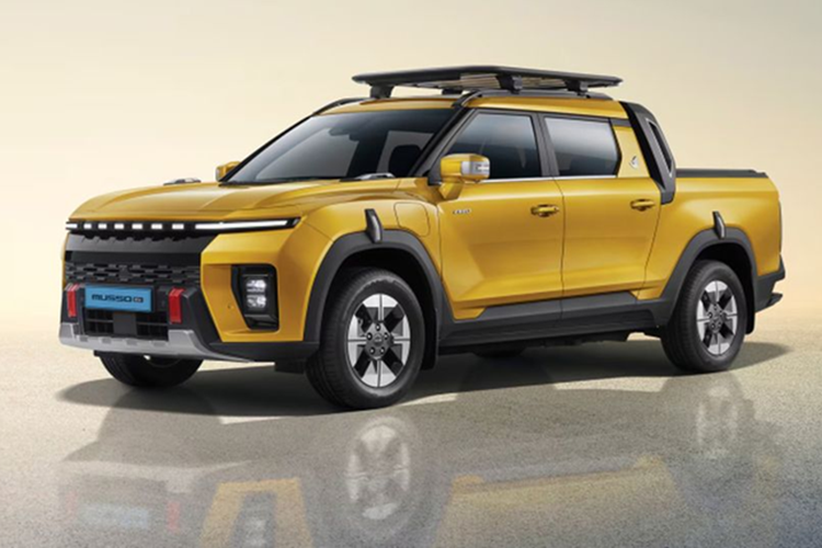 Cái tên KGM còn xa lạ với nhiều người vì đây là hãng xe đã tái lập thương hiệu sau khi nộp đơn phá sản vào năm 2020. Trước đây, KGM được biết đến với tên SsangYong - nhà sản xuất ôtô Hàn Quốc chuyên về crossover và SUV, với lịch sử hình thành từ năm 1954 và có nhiều mẫu xe từng rất ăn khách trong quá khứ.