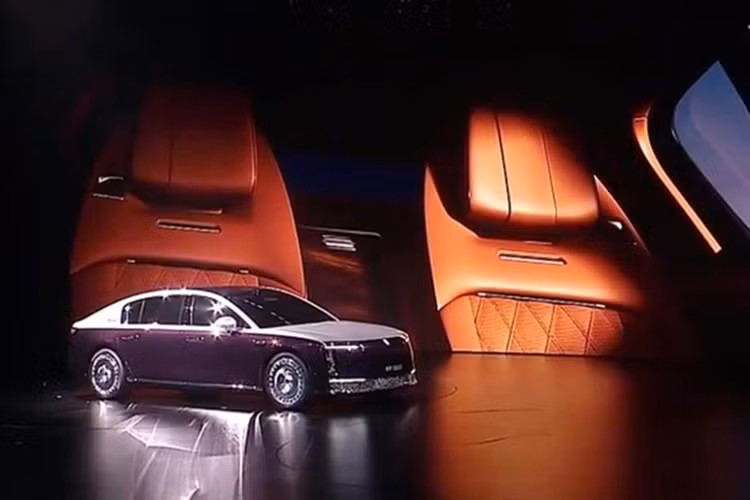 Với thiết kế sang trọng, công nghệ hiện đại và mức giá xe Huawei Maextro S800 khá cạnh tranh, đây hứa hẹn sẽ trở thành đối thủ đáng gờm trong phân khúc sedan siêu sang tại thị trường nội địa.