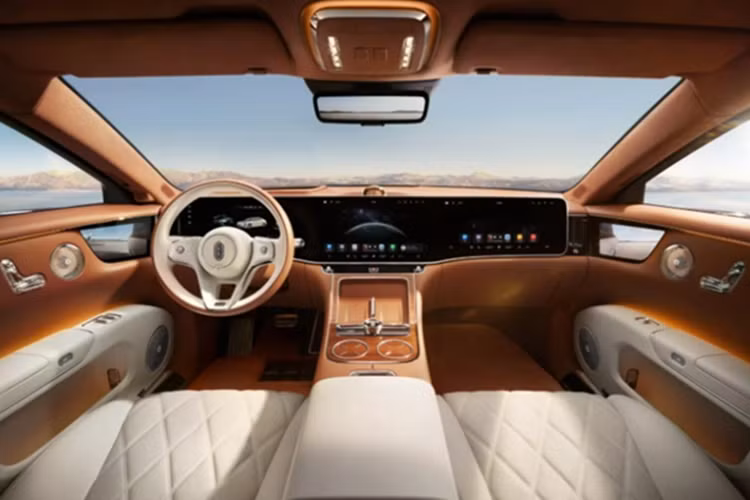 Tâm điểm bên trong khoang cabin của Maextro S800 là ở khoang hành khách phía sau với hai ghế ngồi tách biệt, điều chỉnh điện toàn phần, tích hợp bệ đỡ chân và khả năng đẩy lùi ghế phụ phía trước để mở rộng tối đa không gian.