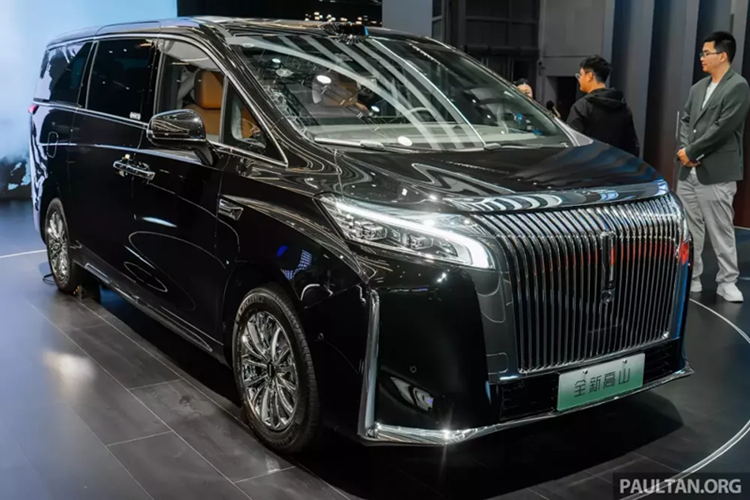 Thị trường MPV siêu sang đang bùng nổ tại Trung Quốc và hãng Great Wall Motor (GWM) cũng gia nhập phân khúc này một cách mạnh mẽ với mẫu Wey Gaoshan 9 mới. Về cơ bản, đây là phiên bản kéo dài của mẫu MPV cỡ lớn Wey 80 2025 mới hiện đã có mặt ở Việt Nam.