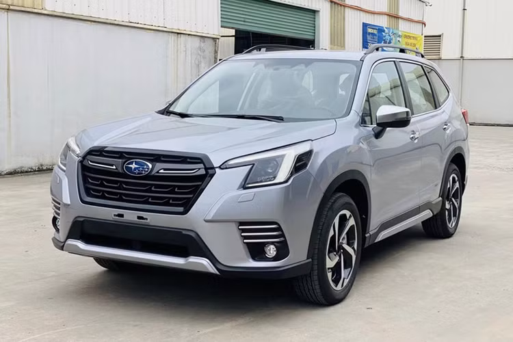 Với mức ưu đãi từ 150 - 220 triệu đồng, Subaru Forester chính là mẫu SUV cỡ C được khuyến mãi nhiều nhất trong tháng 2 này. Cũng cần lưu ý thêm rằng những chiếc xe được khuyến mãi đều có số VIN 2024 nên số lượng và màu sắc có thể bị giới hạn.