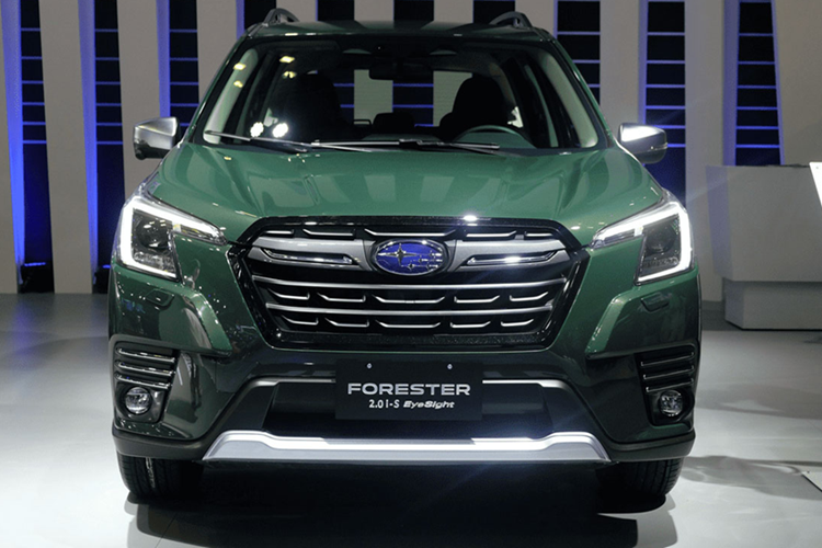 Tất nhiên, Subaru Forester cũng có những ưu điểm riêng như sở hữu hệ dẫn động 4 bánh toàn thời gian S-AWD tiêu chuẩn và gói trang bị an toàn EyeSight 4.0 hiện đại. Đây là mẫu SUV cỡ C hiếm hoi tại Việt Nam được trang bị hệ dẫn động AWD tiêu chuẩn.