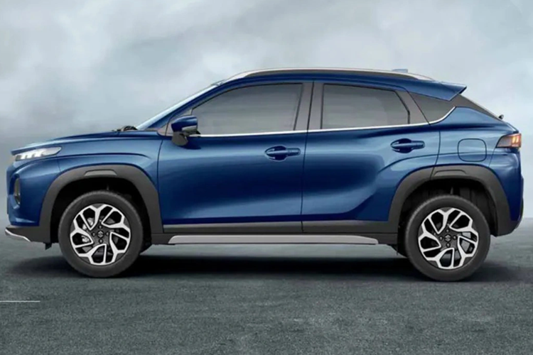 Tại Ấn Độ, Suzuki Fronx có 2 tùy chọn động cơ. Thứ nhất là động cơ xăng Boosterjet tăng áp, 1.0L kết hợp mô tơ điện trợ lực (mild hybrid) tạo ra công suất tối đa 100 mã lực và mô-men xoắn cực đại 147,6 Nm. Động cơ kết hợp với hộp số sàn 5 cấp hoặc tự động 6 cấp.