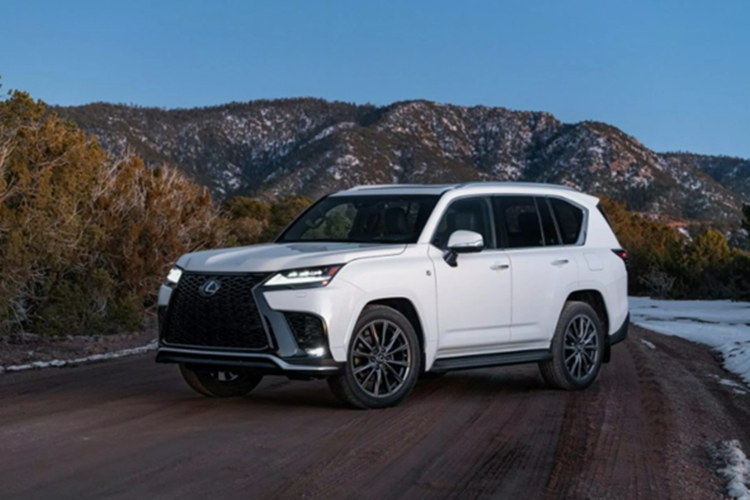 Theo đó, Lexus LX 2025 mới được phân phối với 7 phiên bản, cùng giá bán dao động từ 106.850 - 141.350 USD (tương đương khoảng 2,699 - 3,571 tỷ đồng). Sở dĩ giá xe tăng mạnh là do Lexus đã loại bỏ phiên bản tiêu chuẩn.