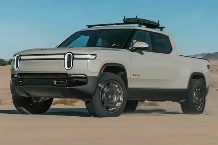 Giá xe Rivian R1T California Dune Edition khởi điểm là 99.900 đô la, trong khi R1S sẽ có giá là 105.900 đô la. Cả hai đều có thời gian giao hàng dự kiến là 1-6 tuần và có thể đặt hàng ngay hôm nay.