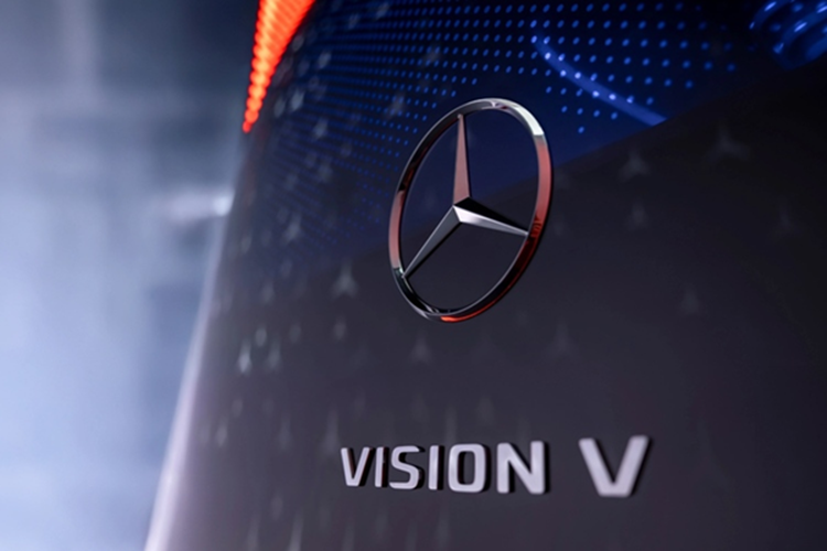 Hiện tại, thông tin chi tiết về mẫu xe MPV Mercedes-Benz Vision V vẫn còn hạn chế, nhưng công ty cho biết mẫu xe ý tưởng này được hỗ trợ bởi VAN.EA (Kiến trúc xe điện) mới, có dạng mô-đun để đáp ứng nhu cầu của các nhóm khách hàng khác nhau. Nền tảng này đã được công bố vào năm 2021 cùng với các nền tảng điện chuyên dụng khác.