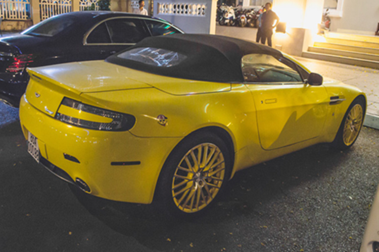 Mẫu xe này được trang bị động cơ V8, dung tích 4.7 lít, sản sinh công suất tối đa 426 mã lự và mô-men xoắn cực đại 470 Nm. Thời gian tăng tốc từ 0-97 km/h rút ngắn xuống còn 4,5 giây, trong khi đó, vận tốc tối đa được nâng lên mức 290 km/h.