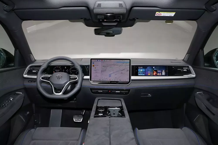 Với một số cải tiến công nghệ lớn bao gồm bộ tăng áp hình học biến thiên (VTG) và hệ thống nhiên liệu áp suất cao 500 bar, chiếc xe mới này không chỉ mang lại hiệu suất mạnh mẽ mà còn đáp ứng các tiêu chuẩn khí thải Euro 7 nghiêm ngặt.