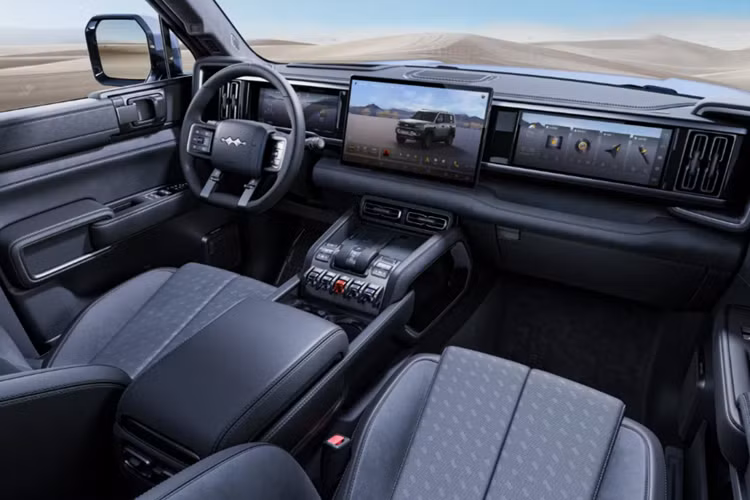 Mẫu xe đánh giá FCB Bao 5 của BYD đã được nhìn thấy tại Úc trong các cuộc thử nghiệm trên đường. Nó được ngụy trang rất kỹ. Tuy nhiên, mẫu xe này có thể dễ dàng phân biệt được nhờ hình khối, cửa sau dạng xoay và đèn hậu thẳng đứng. Chiếc xe được phát hiện có biển số NSW FHZ54S.