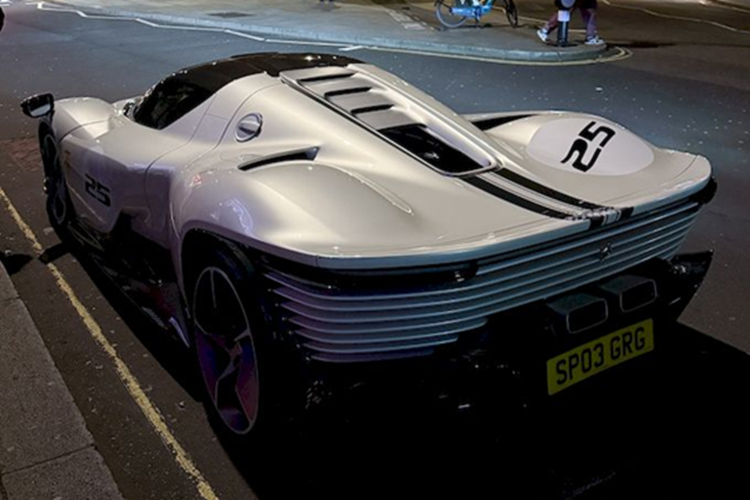 Cung cấp sức mạnh cho Ferrari Daytona SP3 của Zlatan Ibrahimovic là khối động cơ V12, dung tích 6.5 lít, hút khí tự nhiên, sản sinh công suất tối đa 829 mã lực và mô-men xoắn cực đại 697 Nm.