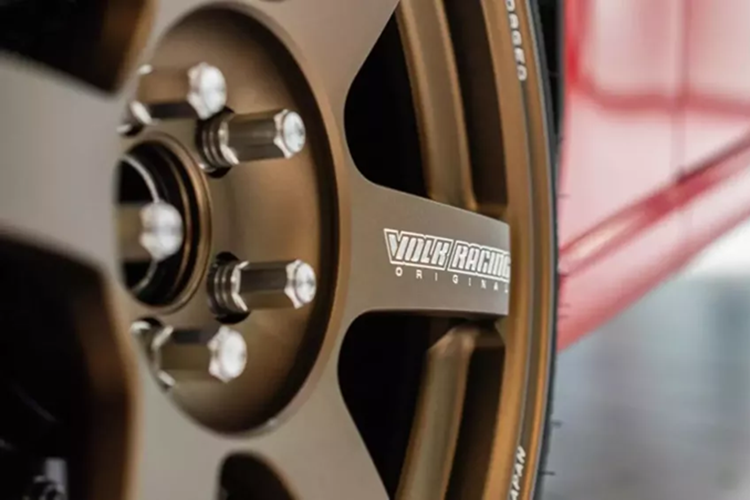 Đến nay, sau 3 tháng chiếc xe Toyota 86 của Cường Đô la đã được nâng cấp rất nhiều đồ chơi trị giá hàng trăm triệu đồng nhằm mang đến cảm giác lái xe thú vị nhất. Rõ ràng là chiếc xe nào vào tay Cường Đô la cũng trở nên hoàn hảo.