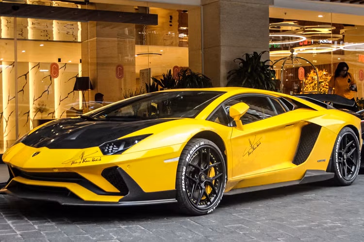 Việc "dọn chỗ" cho siêu phẩm mới khiến giới mộ điệu đang háo hức chờ đợi mẫu xe tiếp theo sẽ xuất hiện trong gara của doanh nhân này.