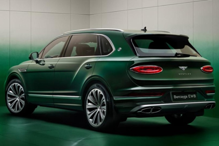 Tại Việt Nam, mức giá xe Bentayga Atelier Edition được phân phối chính hãng với 2 biến thể chính: Bản trục cơ sở tiêu chuẩn (SWB) là 14,389 tỷ đồng và bản trục cơ sở kéo dài (EWB) bán ra 18,763 tỷ đồng.