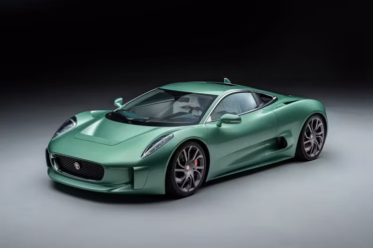 Mới đây, chiếc C-X75 này đã được CALLUMdesigns hoán cải với những trang bị mới, giúp mẫu concept này đủ tiêu chuẩn để sử dụng trên đường phố công cộng. 