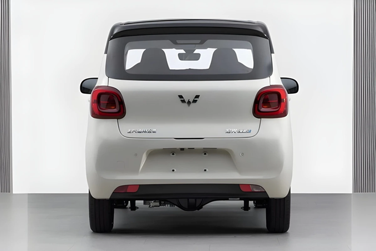 Mức giá của phiên bản mới này vẫn chưa được công bố, mặc dù xe đã có mặt tại các showroom ở Trung Quốc. Tại Việt Nam,Wuling Mini EV thế hệ thứ 2 đang có mức giá khởi điểm từ 197 triệu đồng.