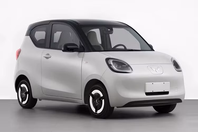 Wuling không công bố thông số kỹ thuật của chiếc Mini EV mới. Theo Bộ Công nghiệp và Công nghệ thông tin Trung Quốc (MIIT), mẫu xe này vẫn được trang bị 1 động cơ điện 41 mã lực với khả năng di chuyển tối đa khoảng 280 km/chu kỳ sạc.