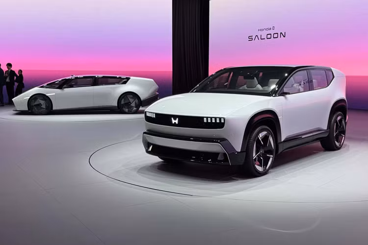 Bộ đôi xe Honda 0 Series chạy điện tại CES 2025 bao gồm dòng 0 Saloon ở phân khúc sedan và 0 SUV ở phân khúc cùng tên. Cả hai sẽ sớm có bản thương mại hoàn chỉnh và sẽ sớm mở bán trên thị trường.