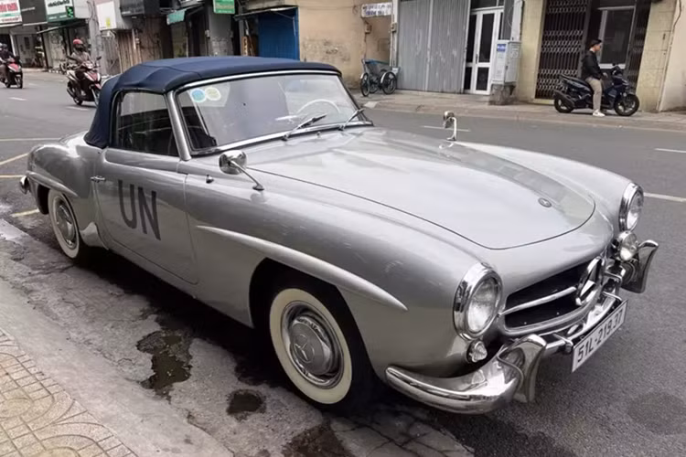Mercedes-Benz 190 SL sieu hiem cua “Qua” Vu sap lo dien ca dan