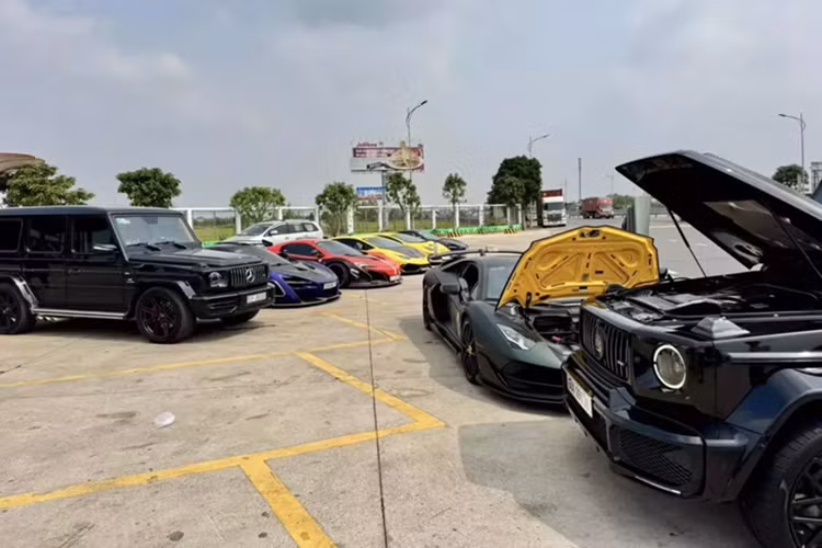 Mô-men xoắn cực đại của Lamborghini Aventador SVJ cũng được nâng cấp thêm 30 Nm lên mức 720 Nm so với các dòng siêu xe Aventador còn lại.