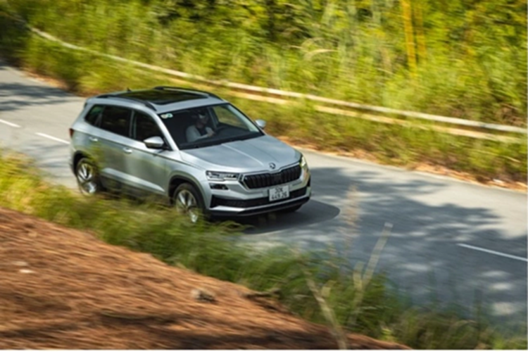 Trong thời gian tới, danh mục sản phẩm của hãng sẽ được mở rộng với sự xuất hiện của mẫu SUV đô thị Kushaq. Mẫu xe này đã chính thức xuất xưởng tại nhà máy Quảng Ninh vào ngày 26/3 và sẽ được phân phối từ quý II/2025.