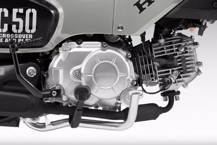 Bộ mâm 14 inch nan hoa mang cảm giác hoài cổ, đi kèm bộ lốp kích thước 70/100 trước và 80/100 sau, góp phần tăng khả năng di chuyển linh hoạt trong đô thị và đường dã ngoại.