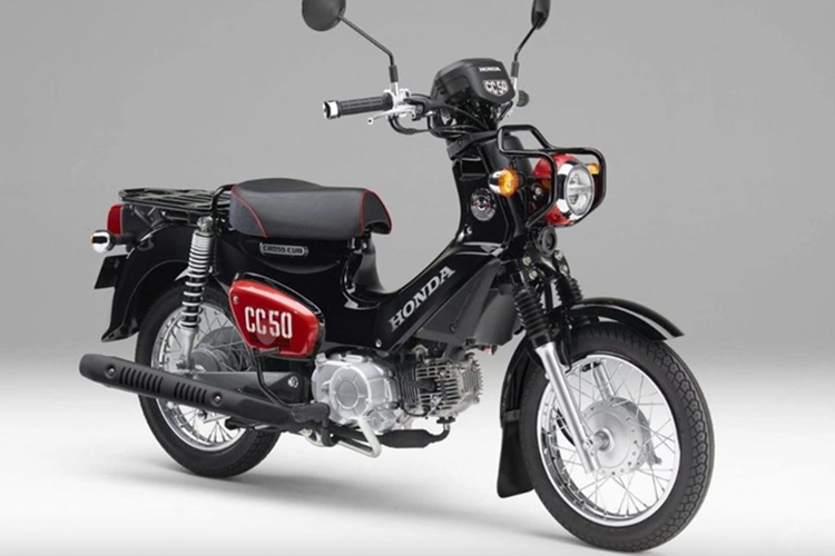 Mức giá xe Honda Cross Cub 50 2025 tại thị trường nội địa Nhật Bản có giá bán niêm yết là 308.000 yên (tương đương 67 triệu đồng). Bản Kumamon có giá 319.000 yên (tương đương 70 triệu đồng).
