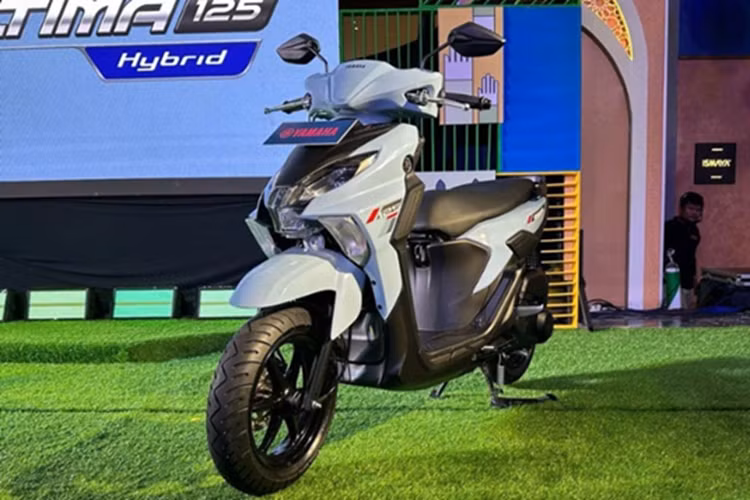 Theo đó, Yamaha Gear Ultima 125 Hybrid 2025 mới có hai phiên bản là Hybrid. Mức giá xe Yamaha Gear Ultima Hybrid bán ra tại Indonesia từ 19,9 triệu IDR (khoảng hơn 30 triệu đồng) và Hybrid S có giá 21,5 triệu IDR (khoảng hơn 33 triệu đồng).