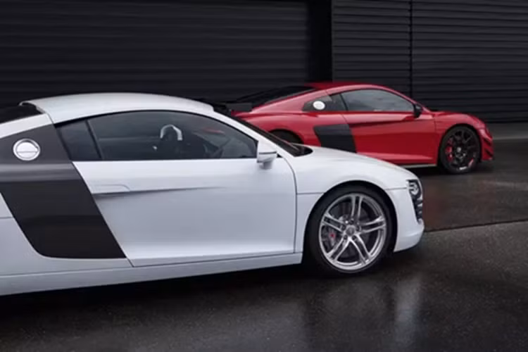 Trái ngược với các báo cáo trước đó về phiên bản kế nhiệm hoàn toàn chạy bằng điện của R8 sử dụng các thành phần từ kiến trúc SSP sắp ra mắt của tập đoàn Volkswagen, ấn phẩm này hiện tuyên bố rằng siêu xe Audi sẽ được cung cấp năng lượng bởi hệ thống plug-in hybrid.