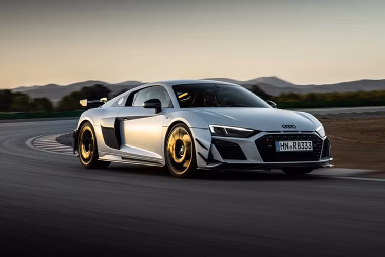 Audi R8 đã ngừng sản xuất vào năm ngoái mà không có người kế nhiệm nào trong tương lai. Tuy nhiên, một số nguồn tin còn cho rằng mẫu siêu xe Audi R8 thế hệ mới sẽ sớm ra mắt trở lại.