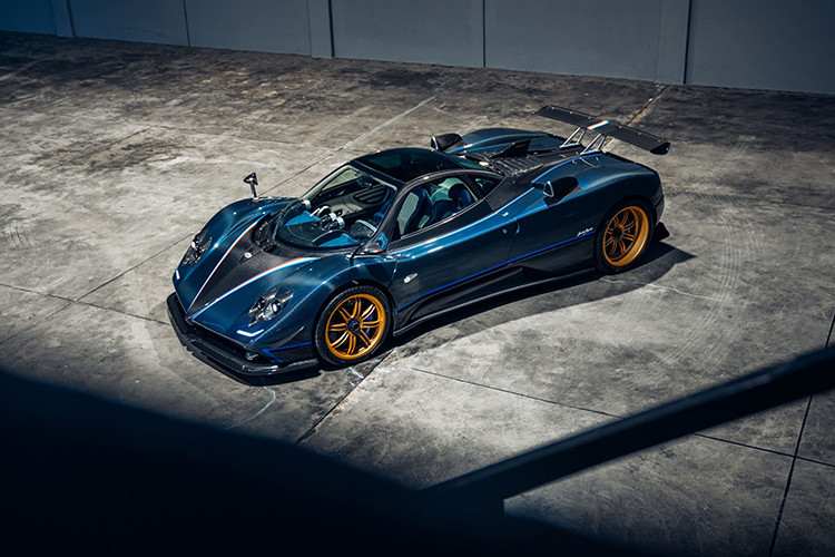 Phiên đấu giá Pagani Zonda Tricolore bắt đầu từ ngày 24/2/2025. Với ý nghĩa lịch sử, sản xuất giới hạn và tình trạng hoàn hảo, nó dự kiến sẽ thu hút sự quan tâm đáng kể từ các nhà sưu tập trên toàn thế giới. 