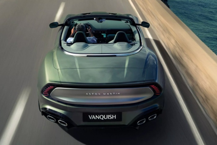 Aston Martin Vanquish Volante mui trần được trang bị khối động cơ V12 tăng áp kép 5.2L, sản sinh 824 mã lực và mô-men xoắn 1.000 Nm.