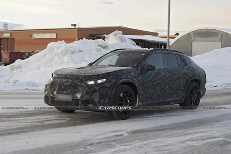 Để người dùng có thể hình dung rõ hơn về xe, mới đây, trang Kolesa.ru đã tung ra những bản dựng đồ họa của siêu SUV AMG. Dựa vào hình ảnh được chia sẻ có thể thấy, thiết kế của Mercedes-AMG GT SUV 2026 mới được lấy cảm hứng từ Mercedes Vision AMG Concept từng được giới thiệu năm 2022.