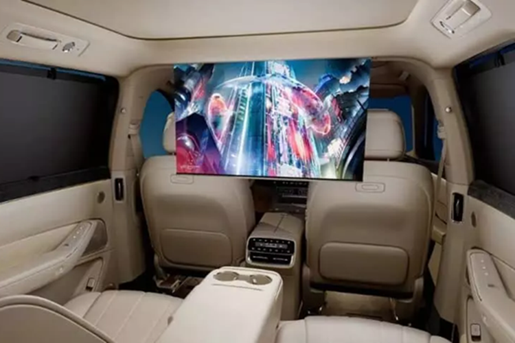 Hệ thống truyền động EREV bao gồm động cơ 1,5T làm bộ mở rộng phạm vi với công suất tối đa 118 kW (158 mã lực), động cơ điện phía trước 165 kW (221 mã lực) và động cơ điện phía sau 227 kW (304 mã lực).