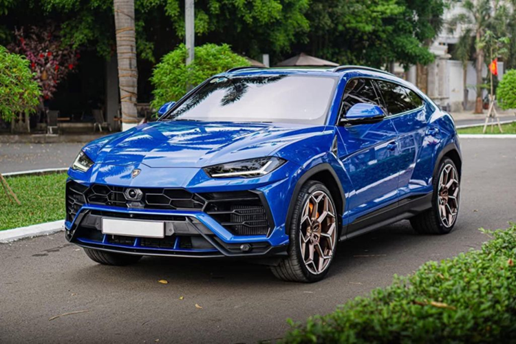 Theo đó, chiếc Lamborghini Urus của đại gia Sài thành này thuộc đời 2018 và đăng ký lần đầu năm 2021. Xe đã “qua tay” hai đời chủ nhưng mới chỉ lăn bánh hơn 10.000 km.