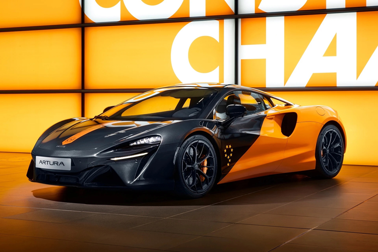 McLaren Artura và McLaren 750S phiên bản MCL38 Celebration Edition được sản xuất giới hạn 9 chiếc cho mỗi mẫu xe. Mức giá của bộ sưu tập MCL38 Celebration Edition không được nhắc đến.