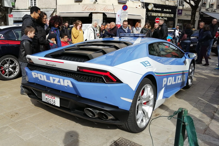 Chiếc thứ 2 được bàn giao vào năm 2017 với số đeo 377. Vào năm 2023, siêu xe này đã vận chuyển thành công một quả thận từ L’Aquila tới Turin với quãng đường hơn 700 km trong vòng dưới 5 tiếng đồng hồ.