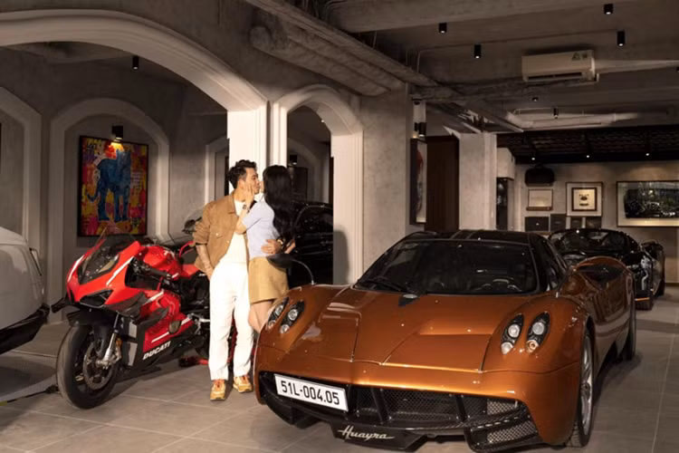 Chiếc McLaren Elva của Minh Nhựa mang về nước từ năm 2023 với mức giá lên tới 8 triệu USD (hơn 204 tỷ đồng) (tính theo tỷ giá hiện tại).