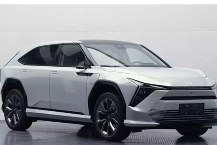 Honda S7 sử dụng nền tảng W và tự hào có kích thước bao gồm chiều dài, chiều rộng và chiều cao lần lượt sẽ là 4750/1930/1625 mm với chiều dài cơ sở dài 2930 mm.