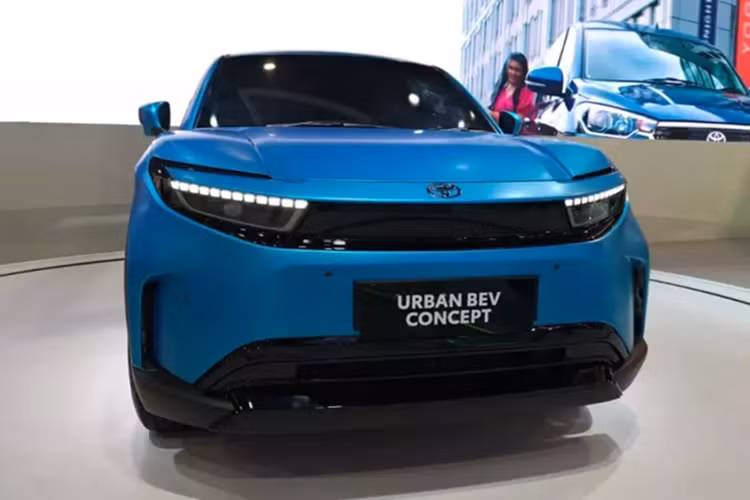 Như thông tin đã đưa, đây là hai mẫu xe điện do Toyota và Suzuki cùng nhau phát triển. Cả hai đều được ra đời dựa trên mẫu xe concept có tên Suzuki eVX từng ra mắt ở Ấn Độ vào hồi đầu năm 2023.