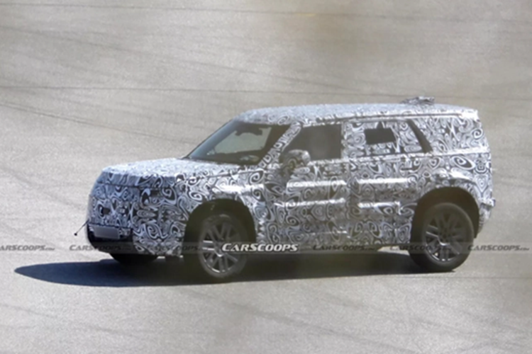 Một số thay đổi dễ nhận thấy là kính chắn gió dốc hơn, đèn chiếu sáng mảnh hơn và cột C được làm nghiêng về phía trước, tạo nên diện mạo hiện đại và linh hoạt hơn.