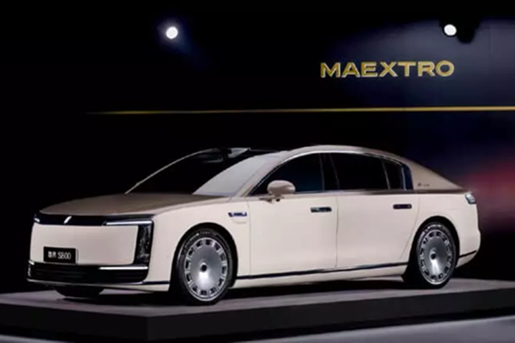 Độ trễ nhận thức đã giảm 40%. ADAS của xe có thể tự động phát hiện va chạm và điều chỉnh tư thế thân xe, tư thế ghế ngồi, thắt chặt dây an toàn, nâng cửa sổ và mở khóa khóa điều khiển trung tâm. Sau va chạm, Maextro S800 sẽ chuyển nguồn điện dự phòng và báo cáo thông tin cứu hộ.