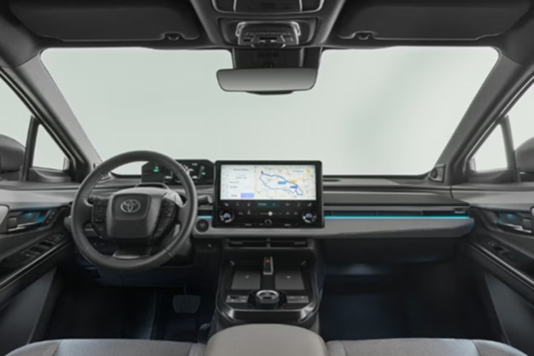 Bản tiêu chuẩn (FWD, 57.7 kWh) được trang bị mô tơ điện cho công suất 165 mã lực và phạm vi di chuyển 455 km. Bản này có khả năng tăng tốc 0-100 km/h trong 8,6 giây.