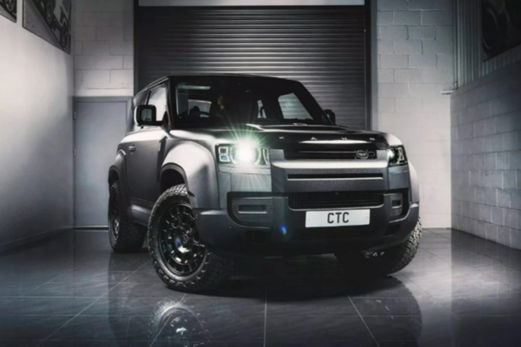 Thay đổi đáng chú ý nhất trên mẫu xe SUV Land Rover Defender 90 Concept 001 đến từ bộ mâm Hammerhead RS-Forged kích thước 20 inch, một trang bị được cho là khá lớn đối với cấu hình 3 cửa của xe.