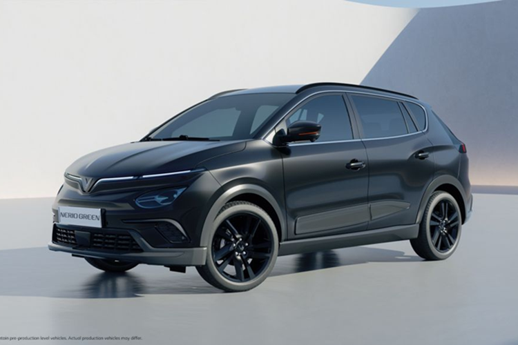  Nerio Green: Giá 668 triệu đồng Nerio Green là mẫu xe được phát triển từ VF e34, với giá bán 668 triệu đồng. Xe có trang bị gần như giống hệt VF e34, không có thay đổi đáng kể về thiết kế cũng như các tính năng. Các mẫu xe thuộc dòng Green được VinFast thiết kế đặc biệt hướng tới khách hàng mua xe để chạy dịch vụ, vì thế hãng cũng tung ra nhiều chính sách ưu đãi nhằm hỗ trợ tối đa cho khách hàng.