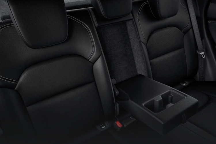 Maruti Suzuki cung cấp Grand Vitara 2025 hai tùy chọn hệ truyền động hybrid. Biến thể đầu tiên sử dụng động cơ mild-hybrid 1.5L hút khí tự nhiên, sản sinh công suất 103 mã lực, tương tự các mẫu xe như Suzuki XL7, Ertiga hay Swift tại Đông Nam Á.