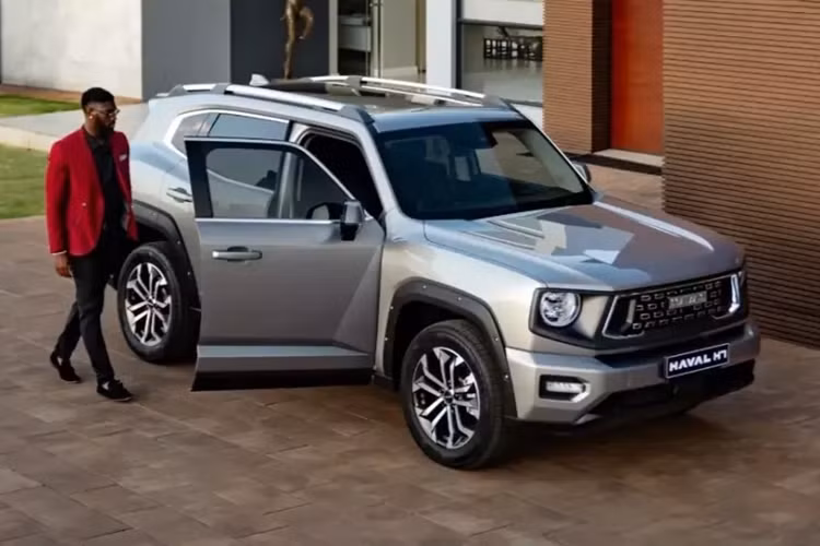 Tại thị trường nội địa Trung Quốc, mức giá của phiên bản Haval Big Dog (Haval H7) thế hệ thứ hai chạy bằng xăng là 135.800 – 156.800 nhân dân tệ (18.500 – 21.400 USD), trong khi phiên bản PHEV có giá từ 162.800 – 179.800 nhân dân tệ (22.200 – 24.500 USD).