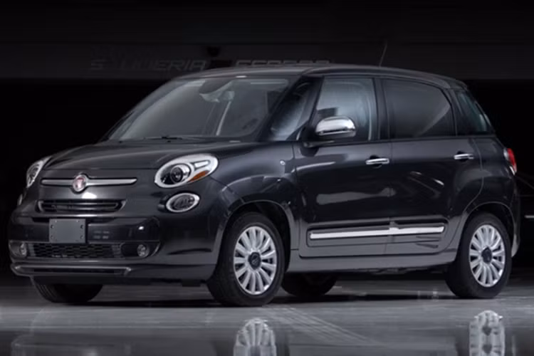 Trong chuyến thăm Hoa Kỳ tháng 9 cùng năm, ông chọn chiếc Fiat 500L Lounge Hatchback, một mẫu xe nhỏ gọn đến từ Ý. Sau chuyến đi, chiếc xe được đưa ra đấu giá và thu về 28.000 USD (727,65 triệu đồng).