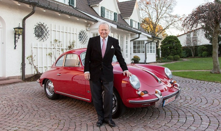 Nguoi thua ke Porsche xay ham 294 ty xuyen nui vao gara oto rieng