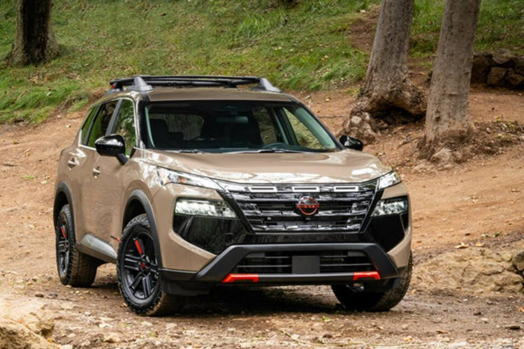 Việc hủy bỏ sáp nhập với Honda khiến Nissan ngày càng khó khăn, vì thế X-Trail là một trong những yếu tố có thể trông cậy nếu muốn "vực dậy" và cải thiện doanh số.