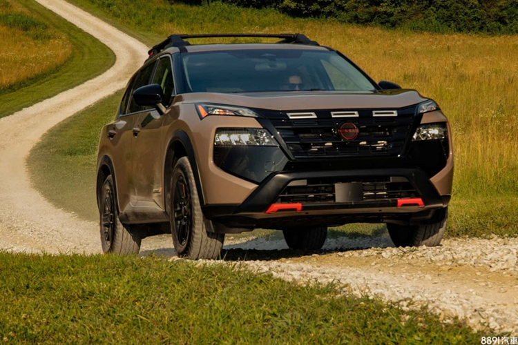 Nissan X-Trail được coi là mẫu SUV chủ lực của Nissan, từng một thời bám đuổi doanh số với Honda CR-V hay Toyota RAV4.